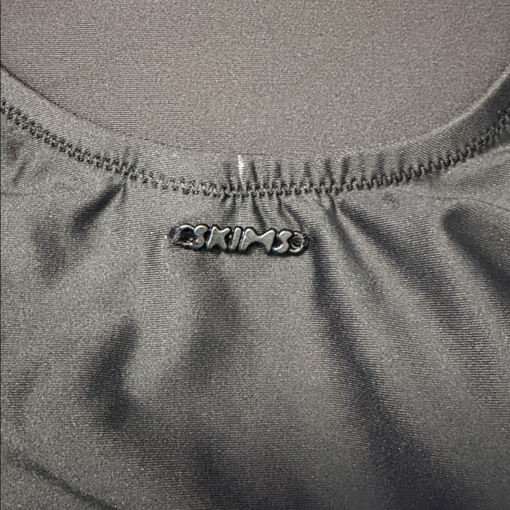 NWT SKIMS Signature Swim Scoop Neck One Piece - Picture 4 of 5